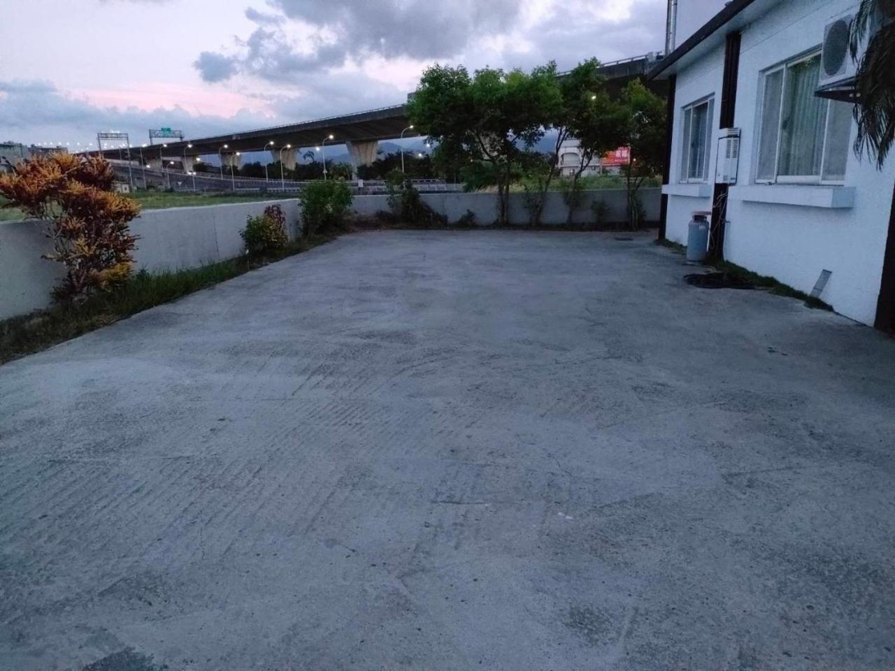 Lu He Feng Homestay Wujie Bagian luar foto